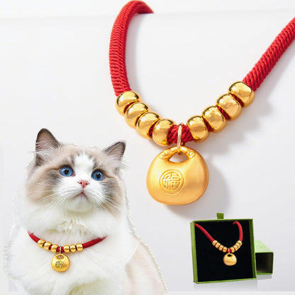 猫首輪  赤い紐 金色アクセサリー 安全設計 快適ソフト サイズ調節可能 軽量 成猫用 猫犬通用 M【4-7.5 KG以内】